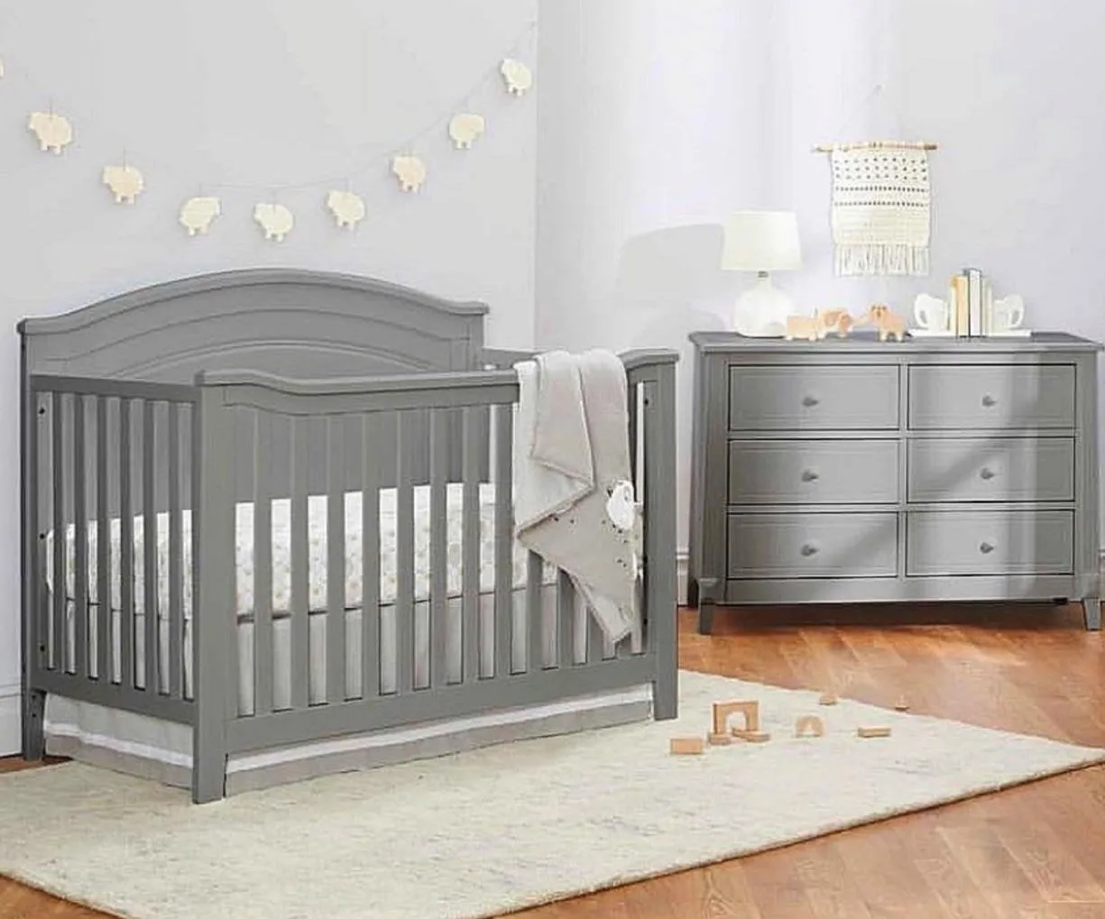 Glendale Grey Crib & Dresser