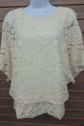 Kimono sleeve lace top w/ undershirt